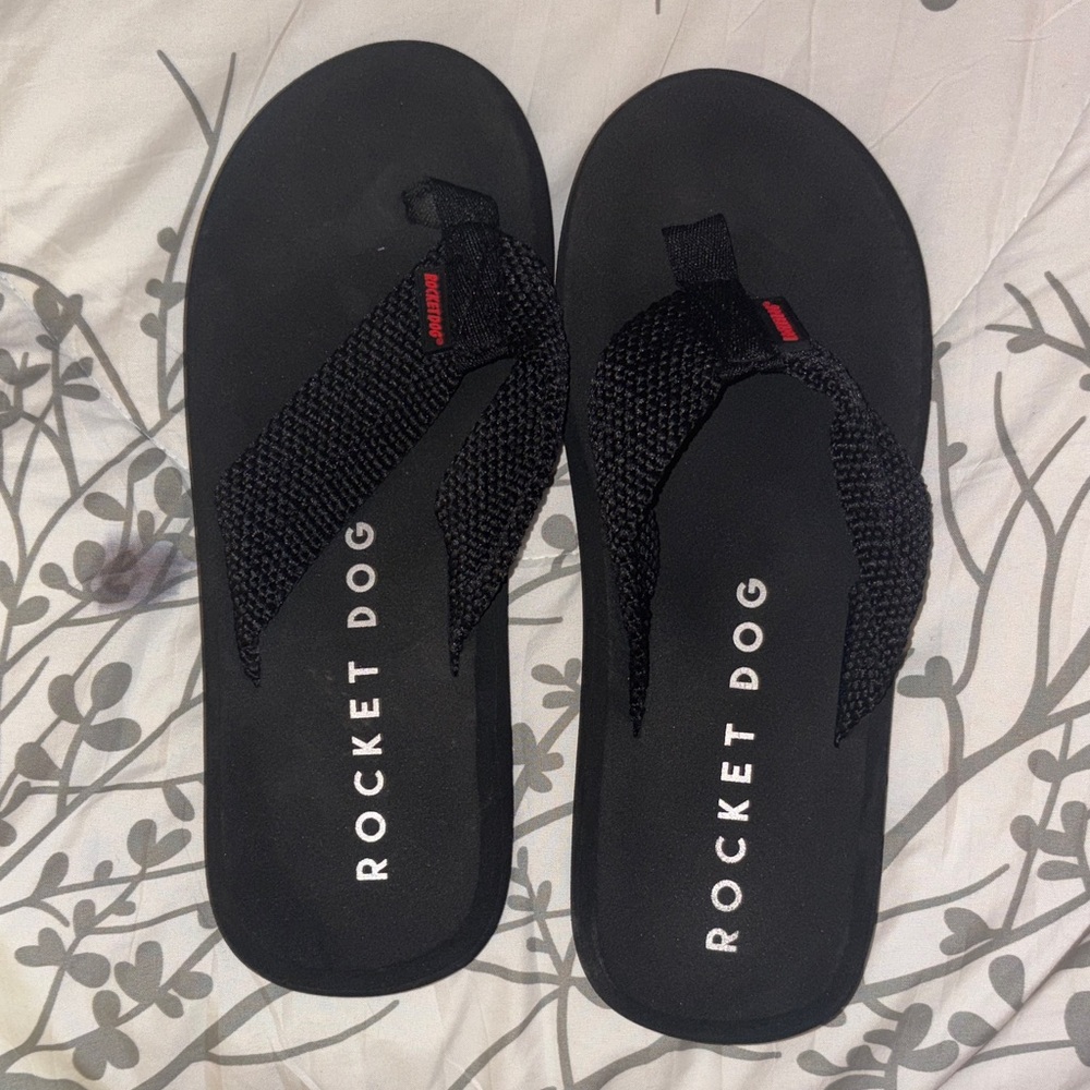 Rocket Dog Classic Black Sandals